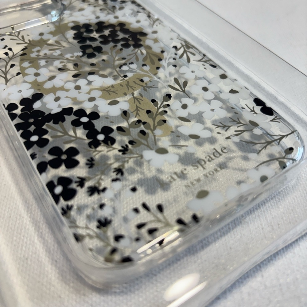 Kate Spade iPhone 15 Pro Max Case - Picture 8 of 11